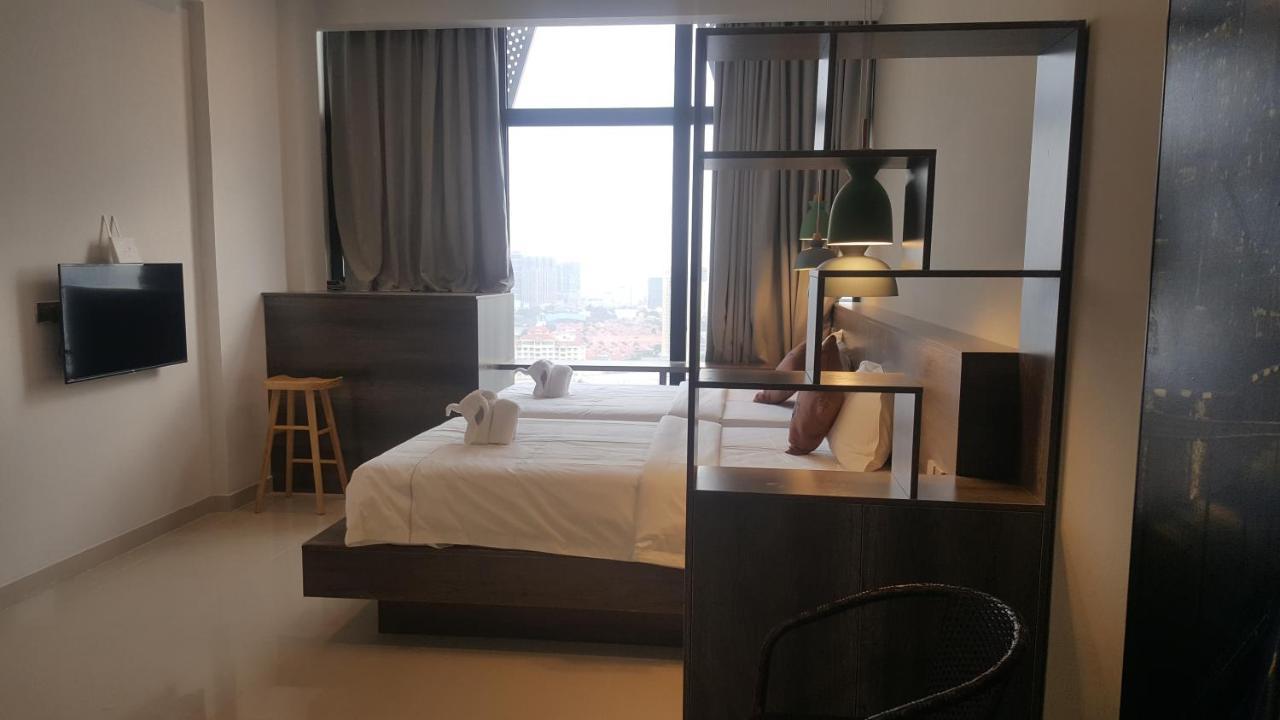 Wooden Maple Hotel Phnom Penh Dış mekan fotoğraf