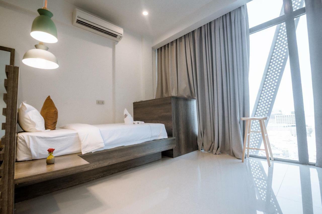 Wooden Maple Hotel Phnom Penh Dış mekan fotoğraf