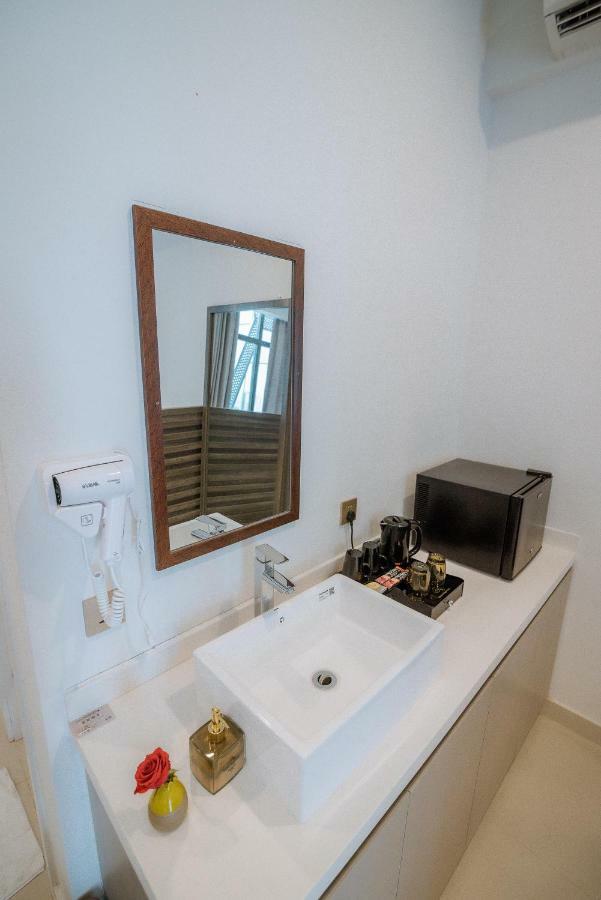 Wooden Maple Hotel Phnom Penh Dış mekan fotoğraf
